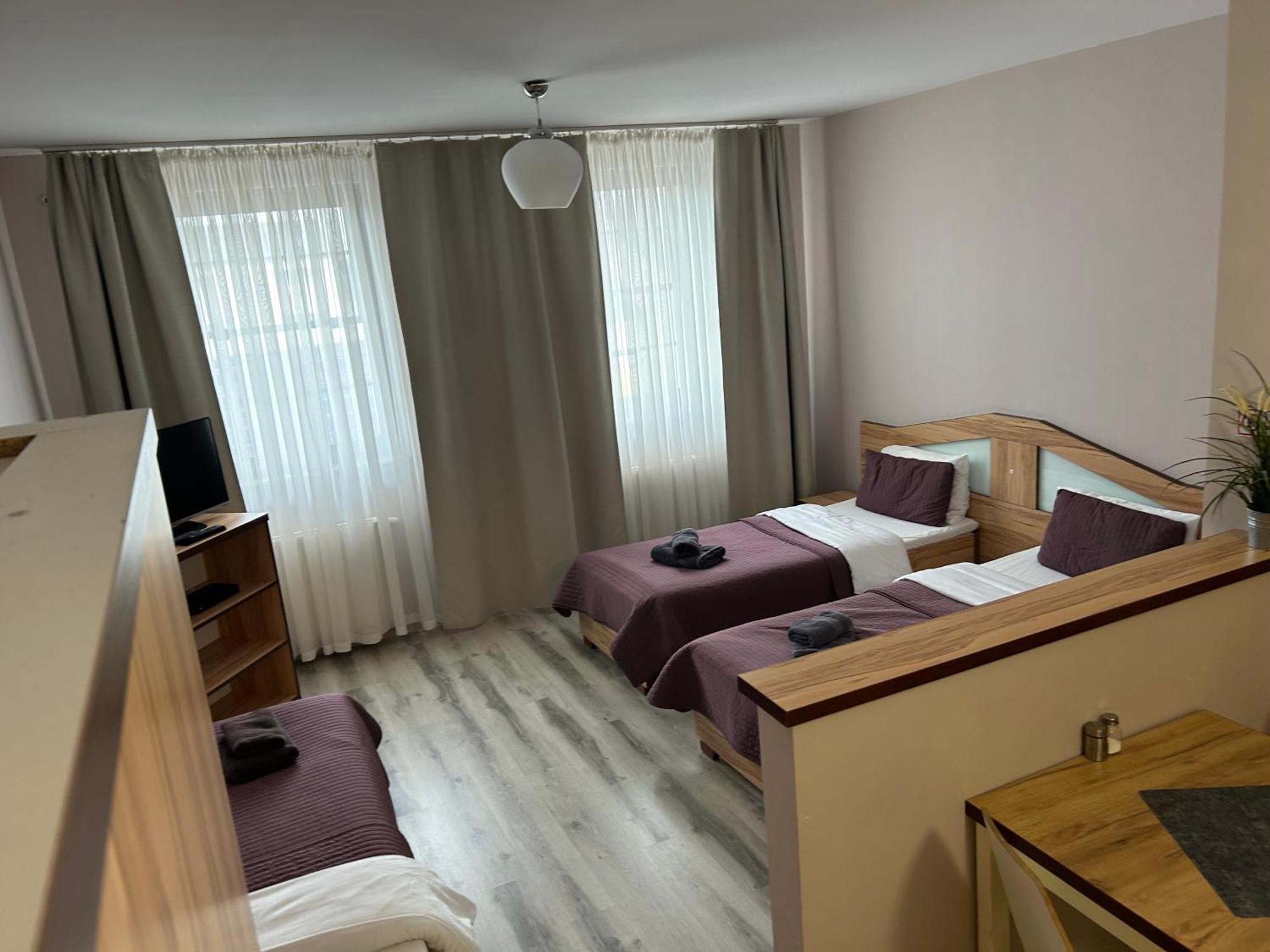 H-T-L Apartamenty Junior Nowa Sol Bagian luar foto