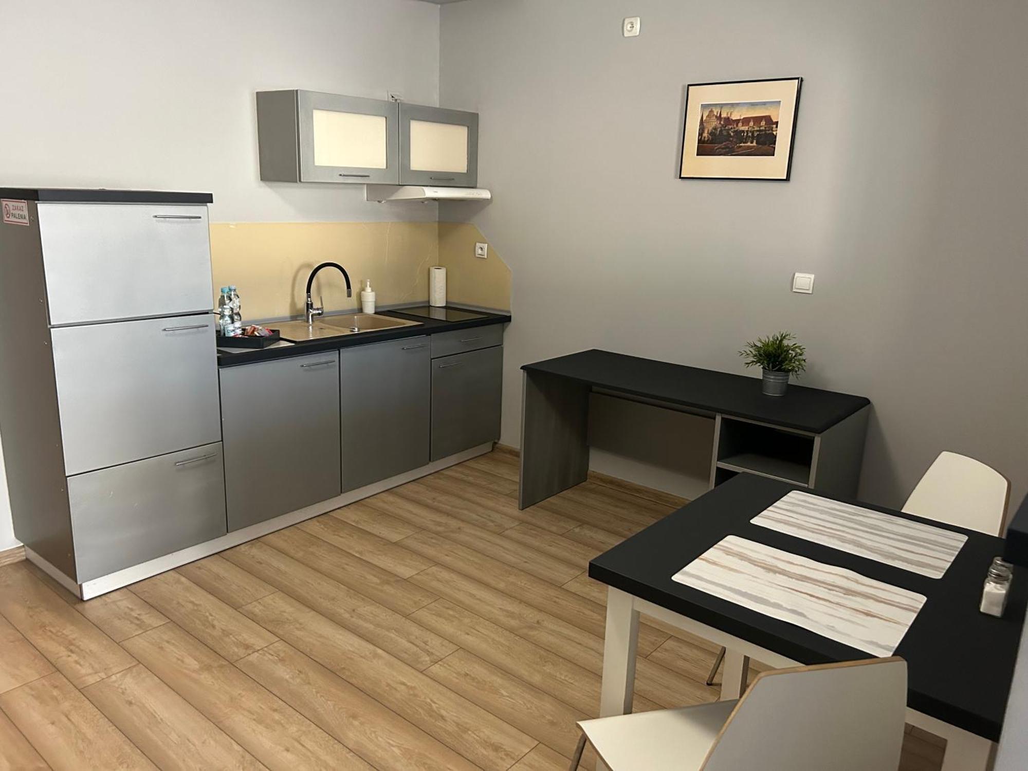 H-T-L Apartamenty Junior Nowa Sol Bagian luar foto