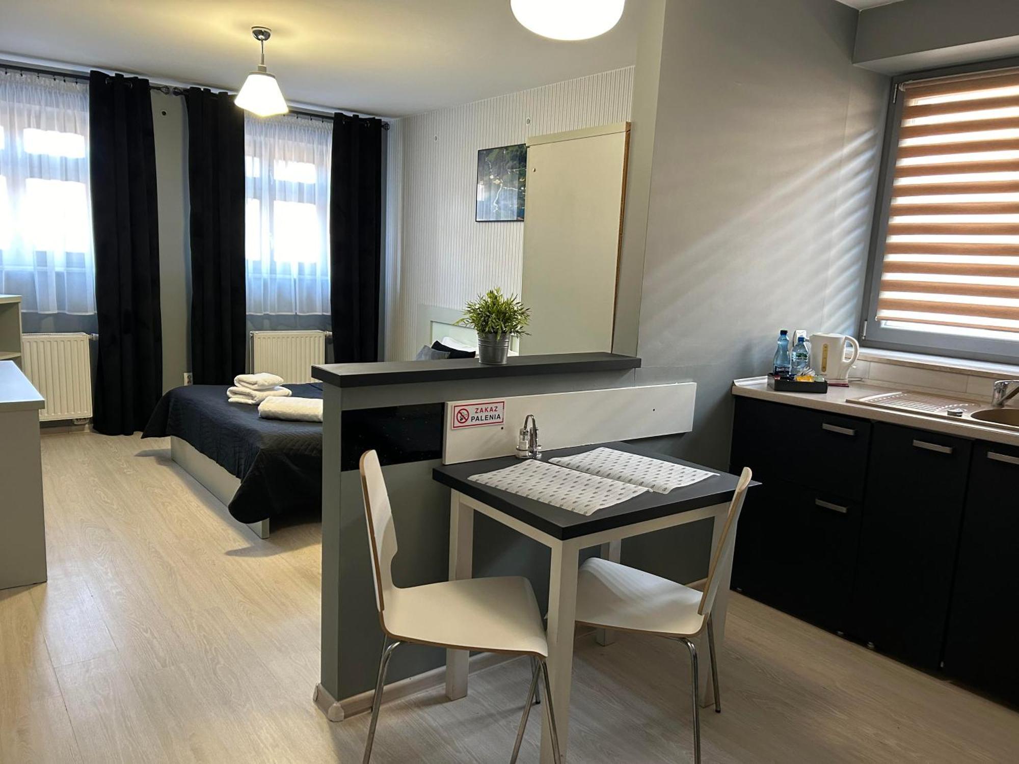 H-T-L Apartamenty Junior Nowa Sol Bagian luar foto