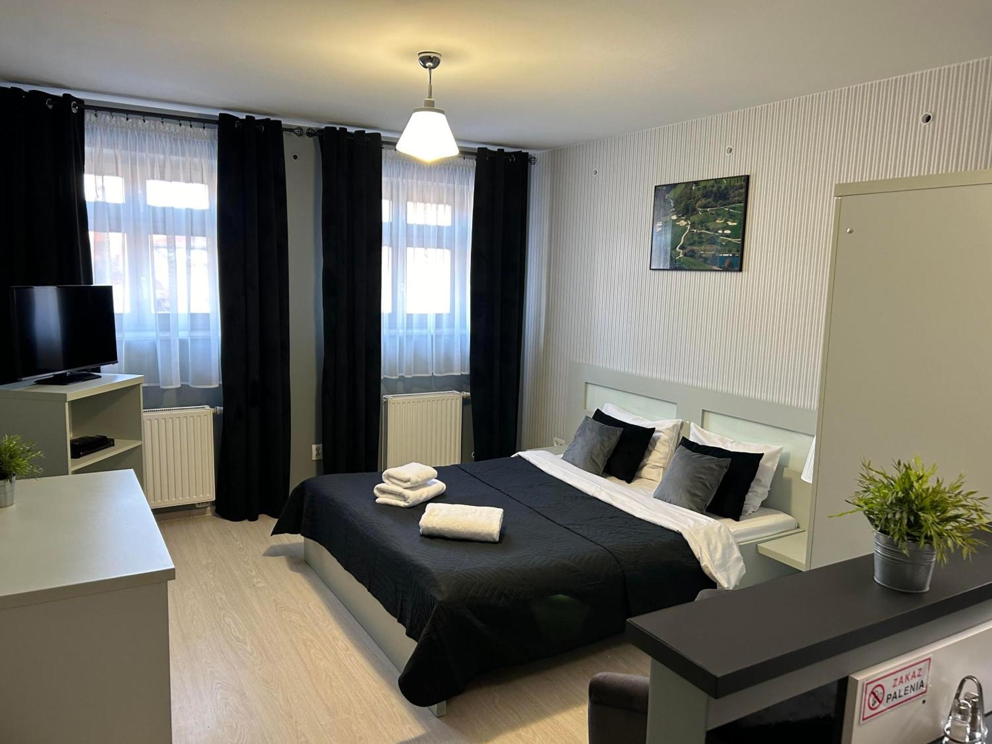 H-T-L Apartamenty Junior Nowa Sol Bagian luar foto