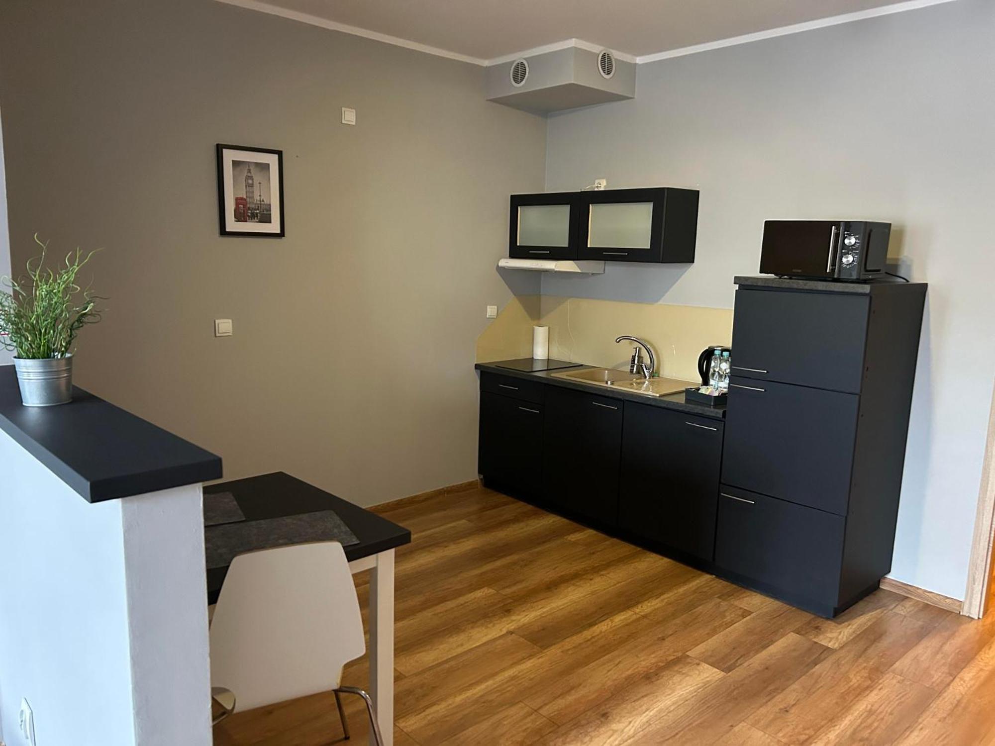 H-T-L Apartamenty Junior Nowa Sol Bagian luar foto