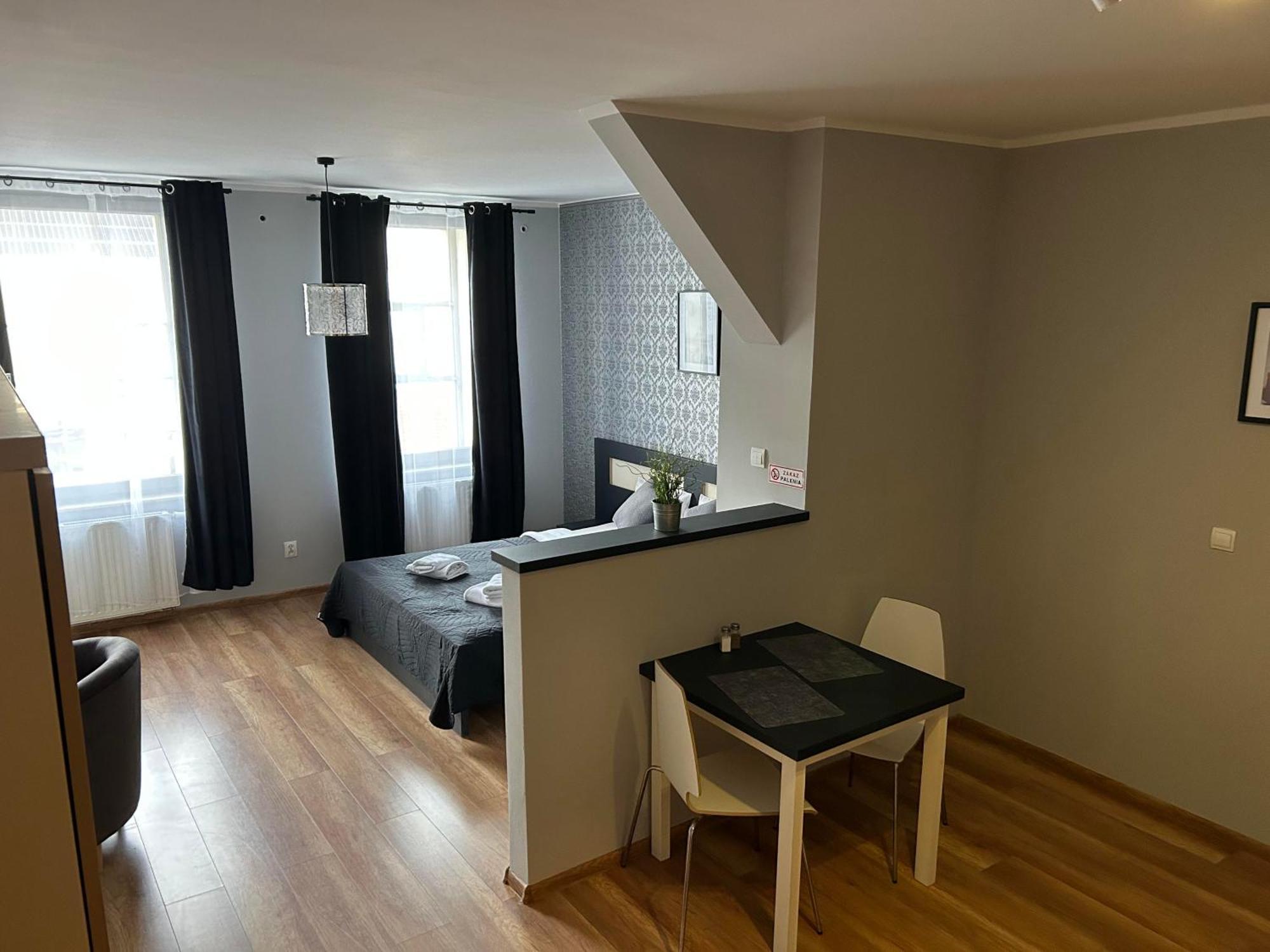 H-T-L Apartamenty Junior Nowa Sol Bagian luar foto