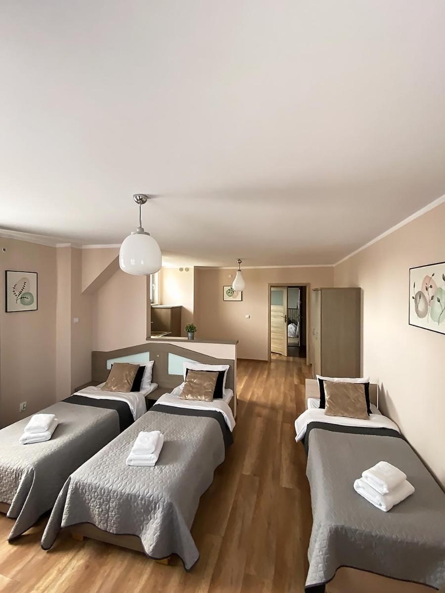 H-T-L Apartamenty Junior Nowa Sol Bagian luar foto