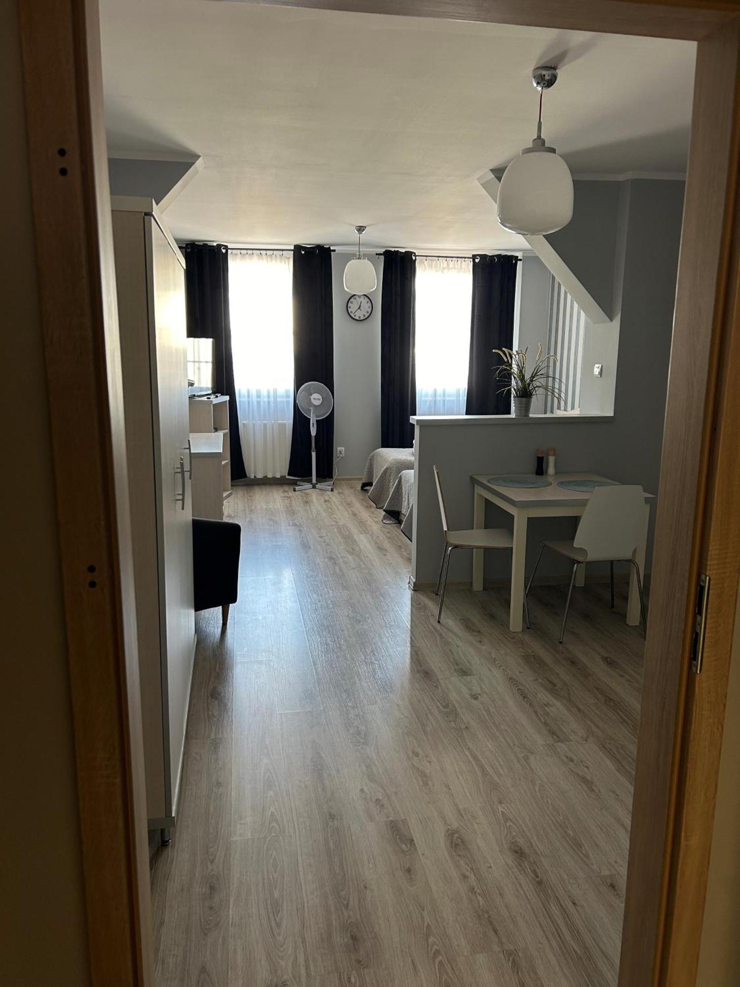 H-T-L Apartamenty Junior Nowa Sol Bagian luar foto