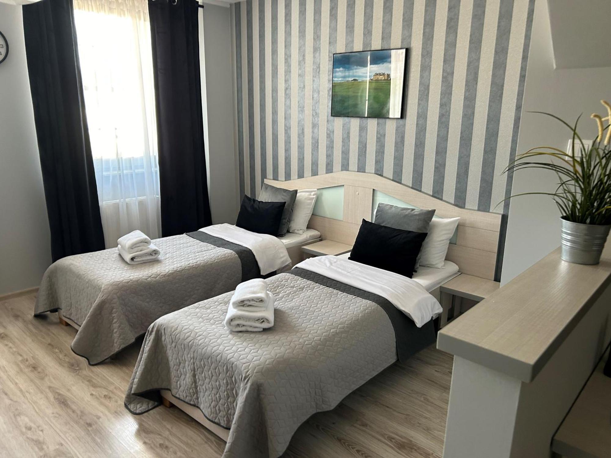 H-T-L Apartamenty Junior Nowa Sol Bagian luar foto