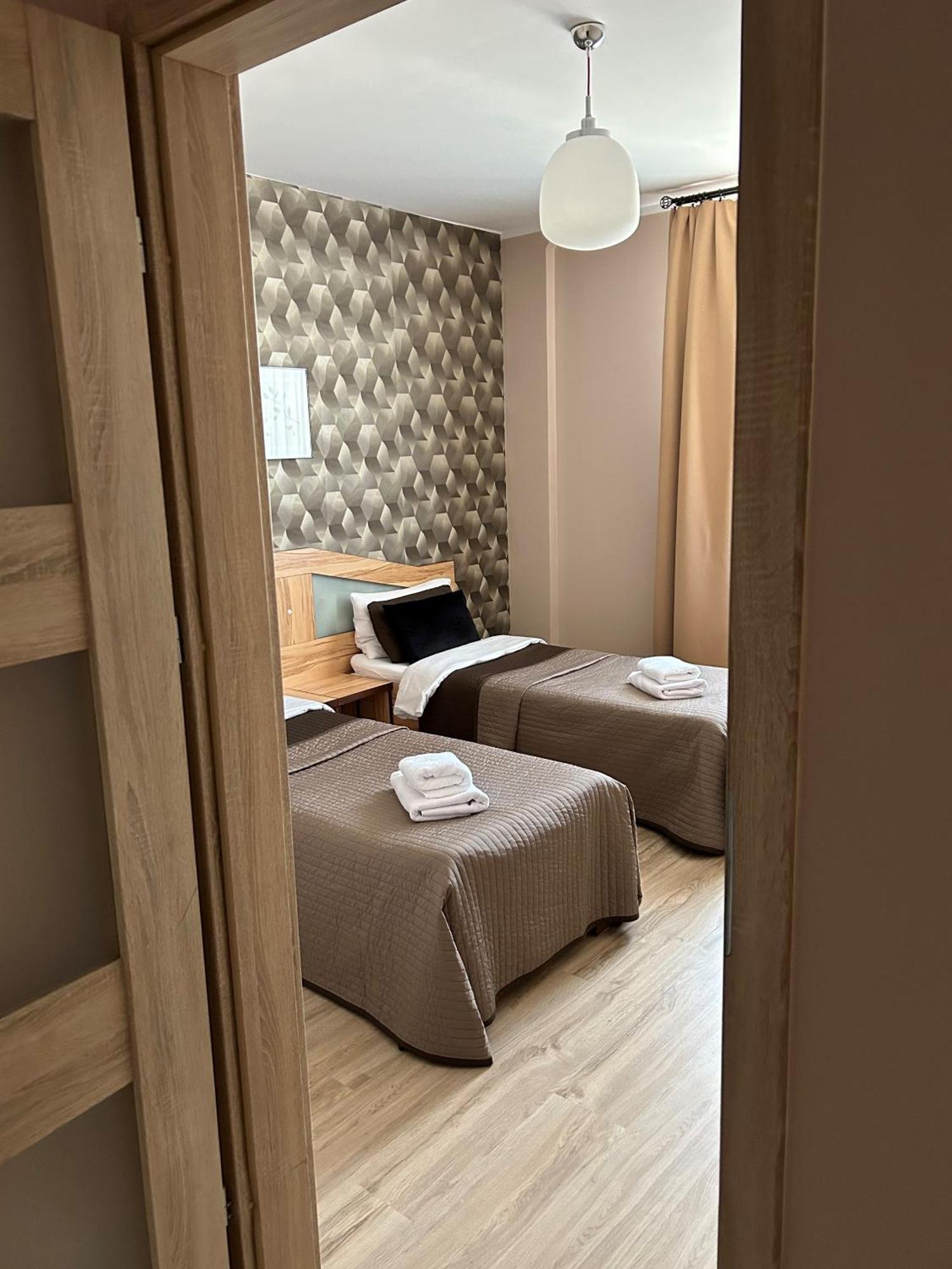 H-T-L Apartamenty Junior Nowa Sol Bagian luar foto