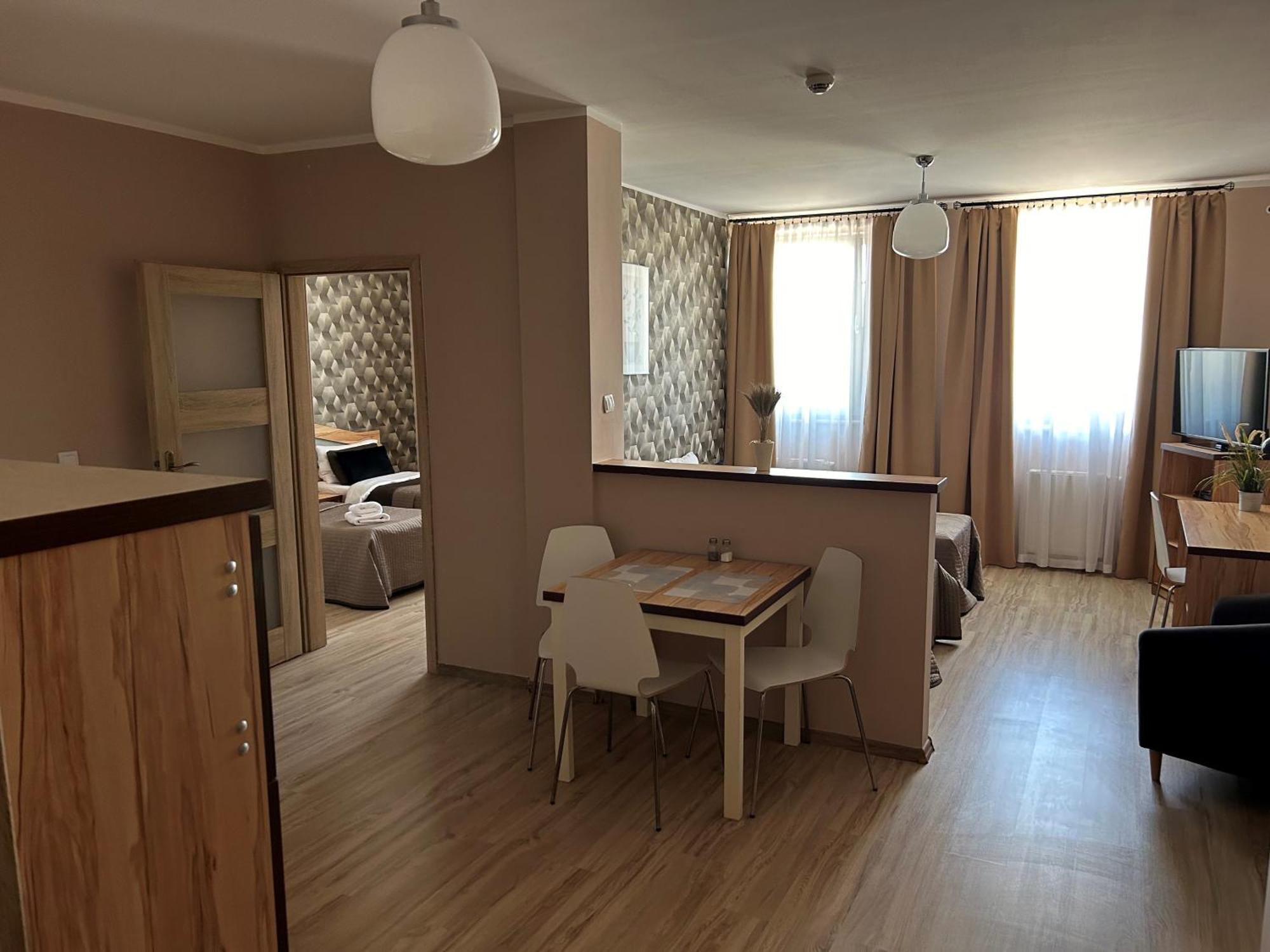 H-T-L Apartamenty Junior Nowa Sol Bagian luar foto