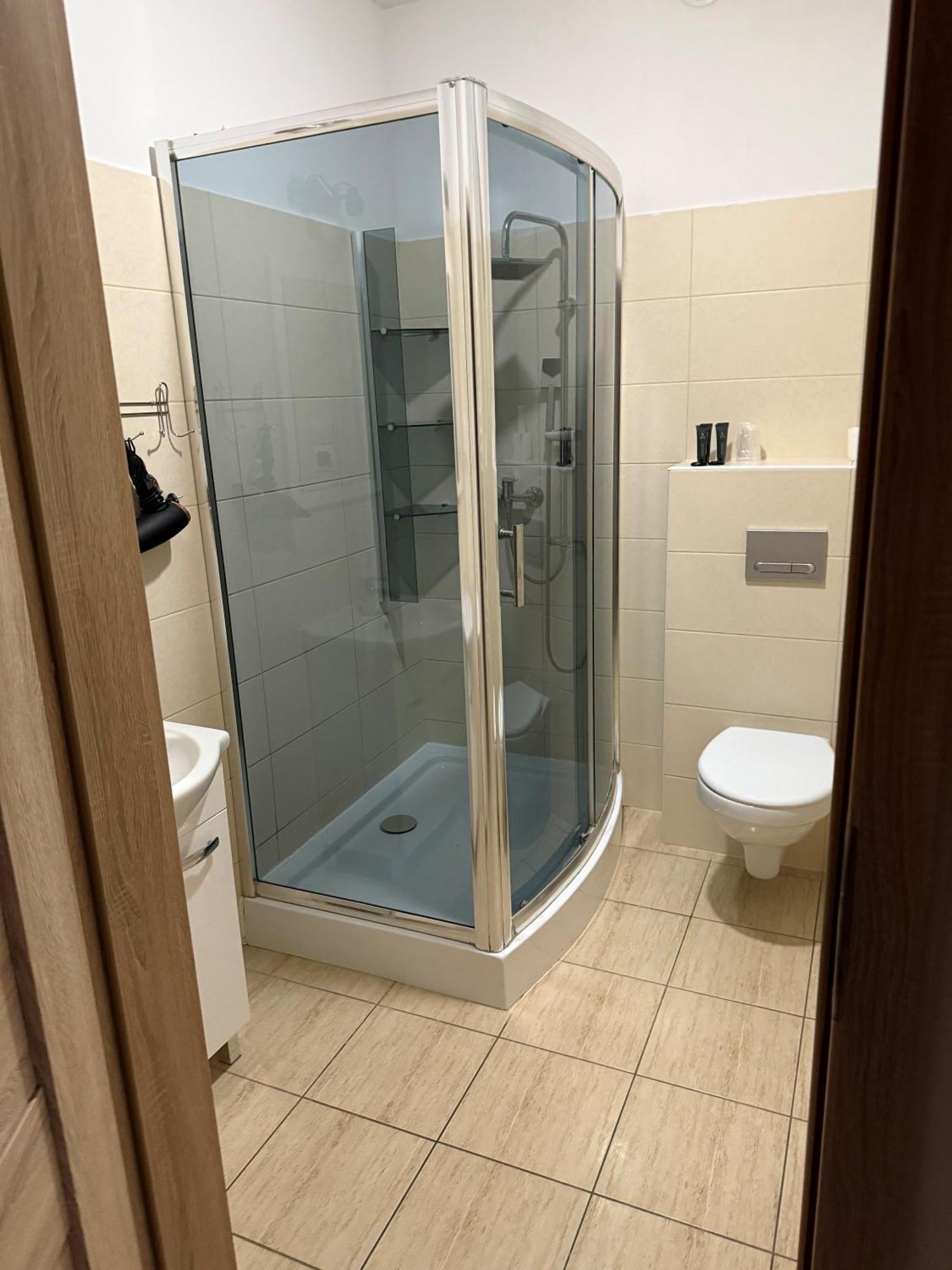 H-T-L Apartamenty Junior Nowa Sol Bagian luar foto
